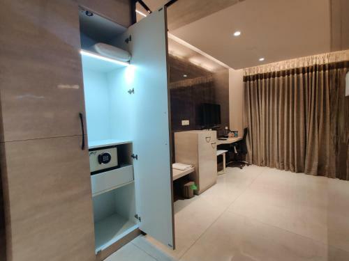 Hotel Pph Living Neermala Residency