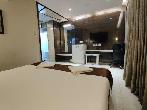 Hotel Pph Living Neermala Residency