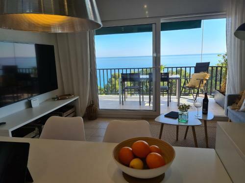 Apartamento �tico de Dise�o Sobre La Cala de Las Sirenas!!