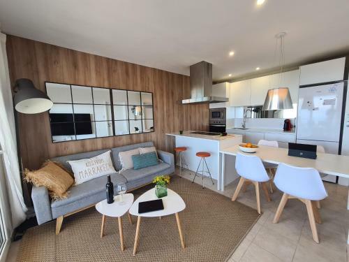 Apartamento �tico de Dise�o Sobre La Cala de Las Sirenas!!