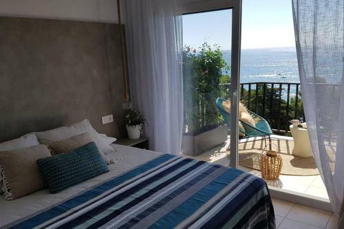 Apartamento �tico de Dise�o Sobre La Cala de Las Sirenas!!