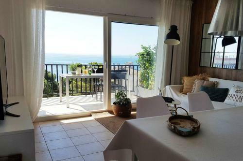 Apartamento �tico de Dise�o Sobre La Cala de Las Sirenas!!
