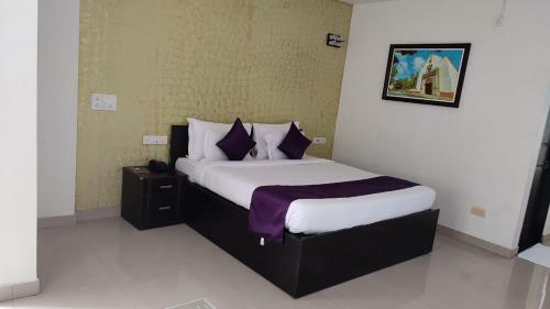 Hotel Purple Beds By Vits, Daman