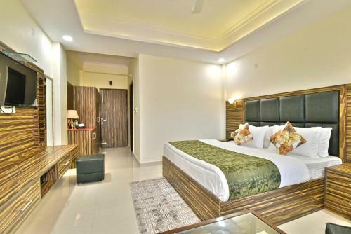 Hotel Comfort Court