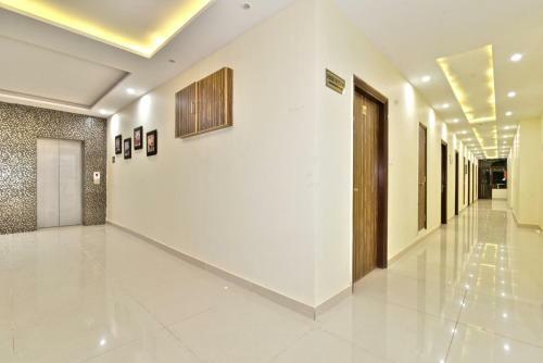 Hotel Comfort Court