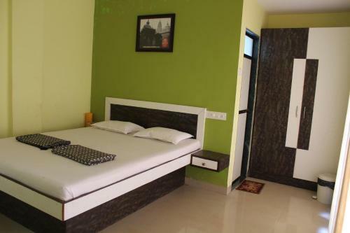 Hotel Raviraj Residency