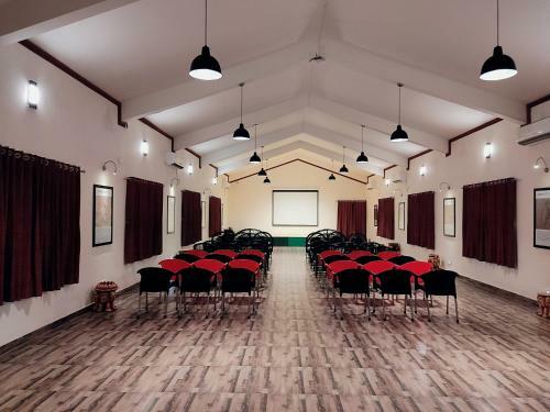 Hotel Pride Chira Meadows Ecoresort & Wellness Spa, Dapoli
