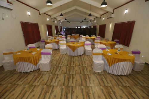Hotel Pride Chira Meadows Ecoresort & Wellness Spa, Dapoli
