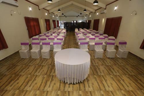 Hotel Pride Chira Meadows Ecoresort & Wellness Spa, Dapoli