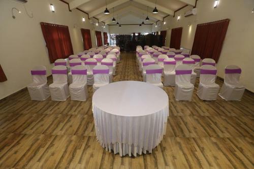 Hotel Pride Chira Meadows Ecoresort & Wellness Spa, Dapoli