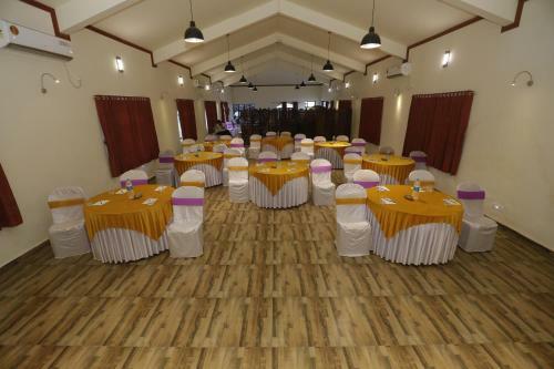 Hotel Pride Chira Meadows Ecoresort & Wellness Spa, Dapoli