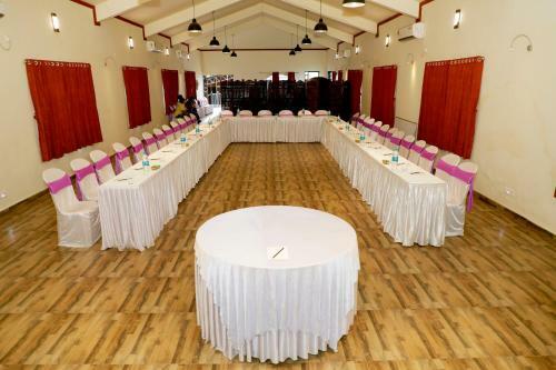 Hotel Pride Chira Meadows Ecoresort & Wellness Spa, Dapoli