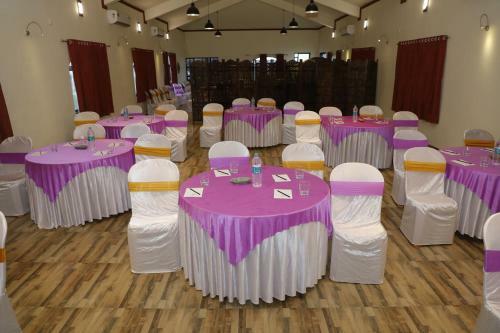 Hotel Pride Chira Meadows Ecoresort & Wellness Spa, Dapoli