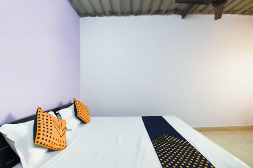 Spot On 64860 Hotel Fulora