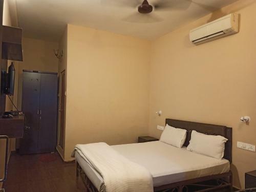 Hostal Amoura Beach Holidays Baga