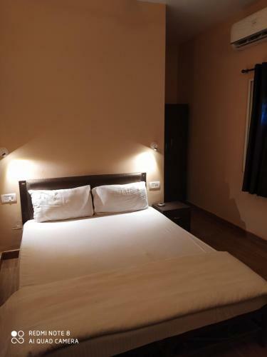 Hostal Amoura Beach Holidays Baga