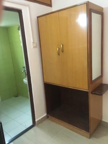 Hostal Baga Electric Cats