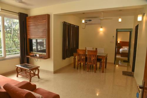 Hotel Eden Stays - A Unit Of Av Associates