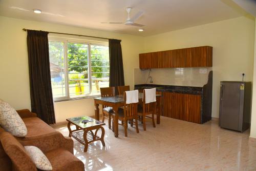 Hotel Eden Stays - A Unit Of Av Associates