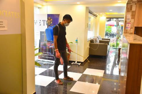 Hotel Eden Stays - A Unit Of Av Associates