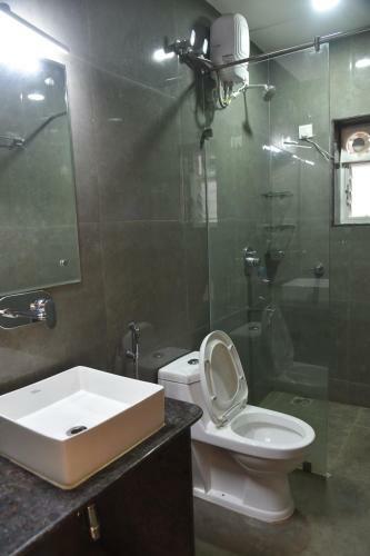 Hotel Eden Stays - A Unit Of Av Associates