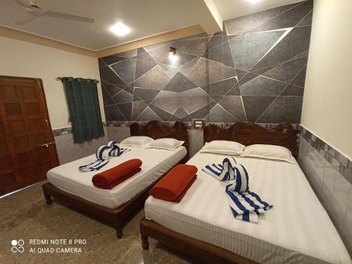Hostal Monica Inn Residency