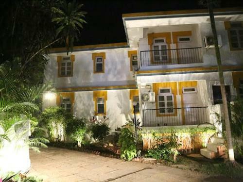 Hotel Rajmahal Beach Resort