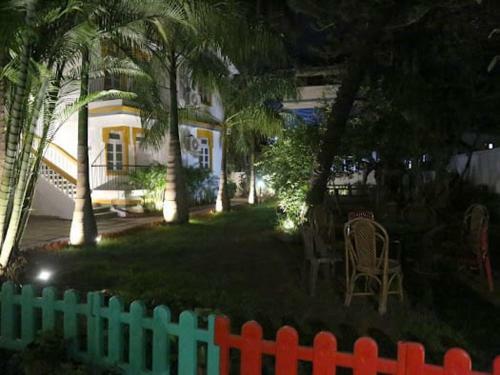 Hotel Rajmahal Beach Resort