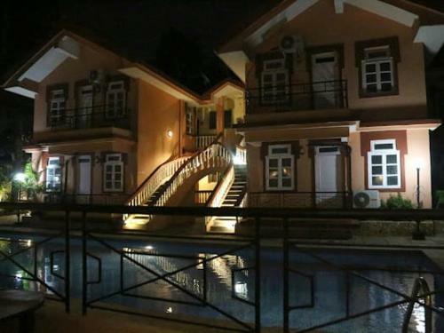 Hotel Rajmahal Beach Resort