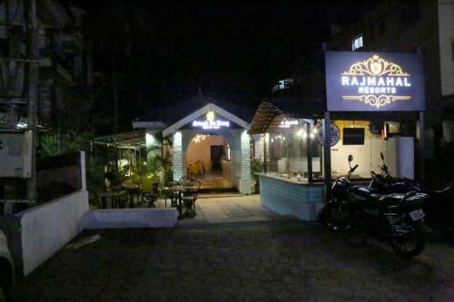 Hotel Rajmahal Beach Resort