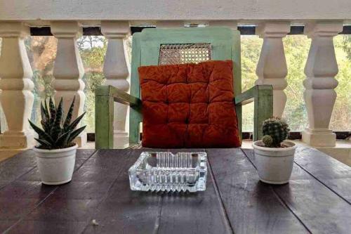 Mountain View Villa With Private Terrace, Candolim