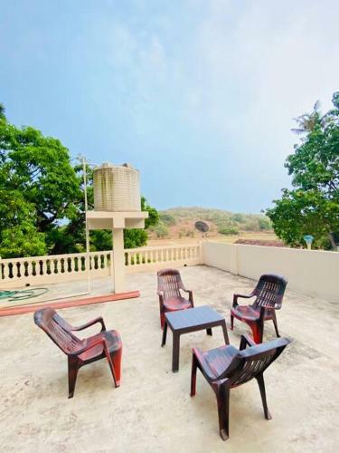 Mountain View Villa With Private Terrace, Candolim