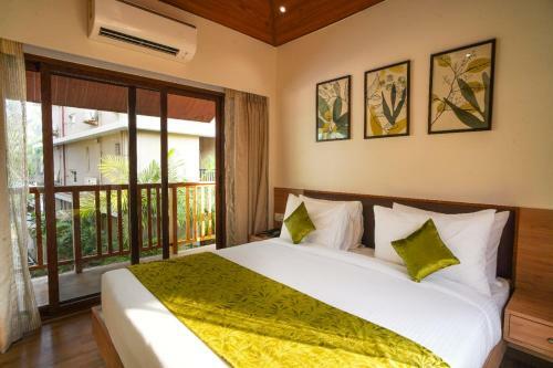 Hotel Treehouse Mars Beach Cottages