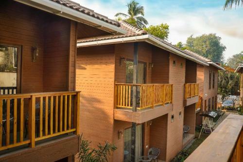 Hotel Treehouse Mars Beach Cottages