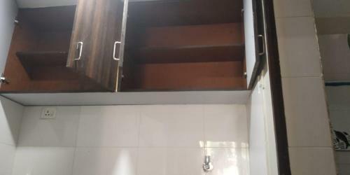 Hostal T.g.i Friday Guest House