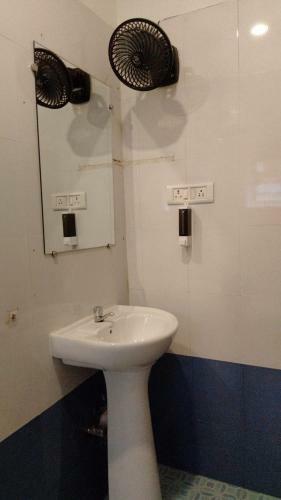Service Apartments Baga With Pool