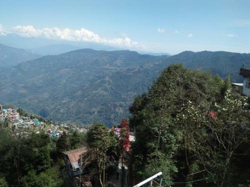 Shalom Inn Home Stay