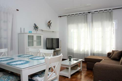 Villa Corona Roses