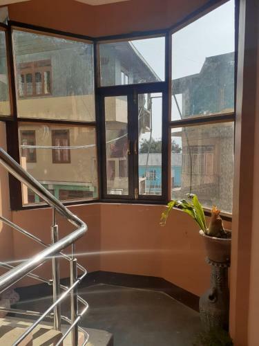 Hostal Odyssey's Sumnima Dhoj Home