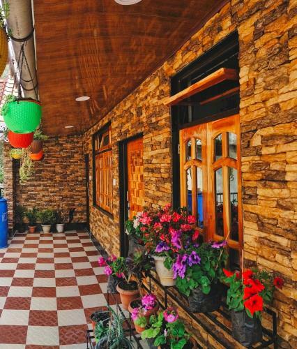 White Peak Homestay
