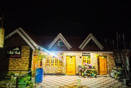 White Peak Homestay