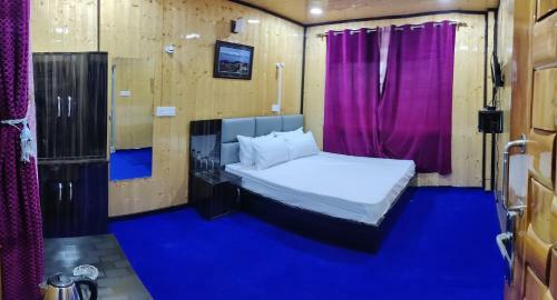 White Peak Homestay