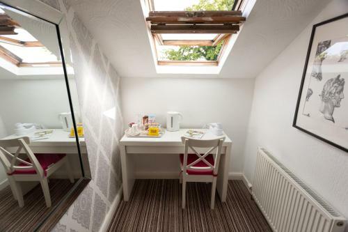 Hostal The Ascott