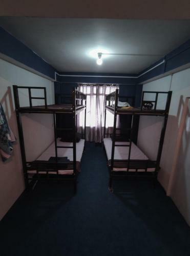 Albergue Bunk And Trails