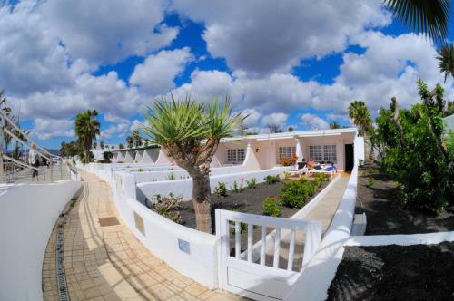 Apartamentos Bungalows Villas Blancas