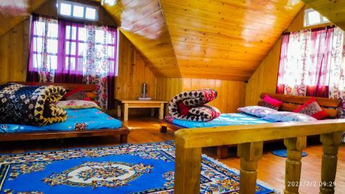 Solitude In Himalayas, Cottage