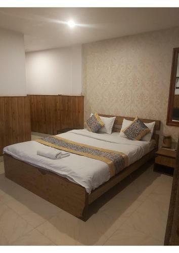 Newest Dlx Hotel