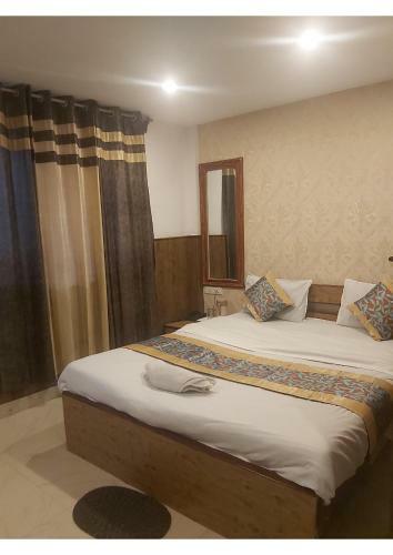 Newest Dlx Hotel