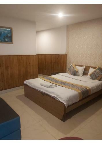 Newest Dlx Hotel