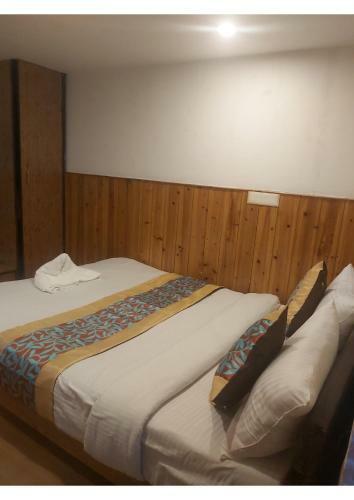 Newest Dlx Hotel